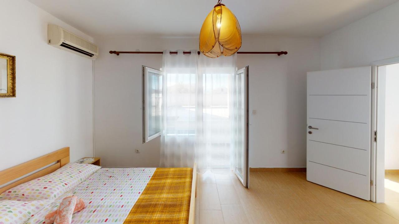 Apartments Riva Metajna Exterior photo