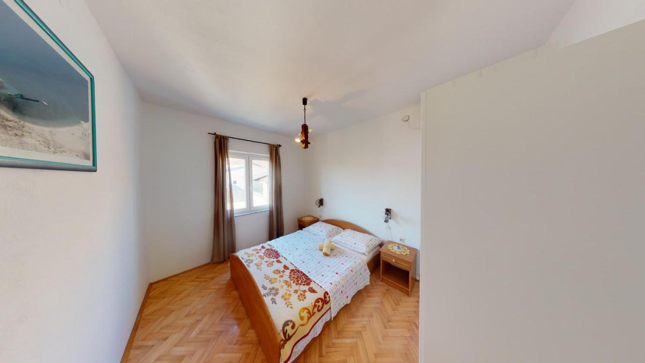 Apartments Riva Metajna Exterior photo